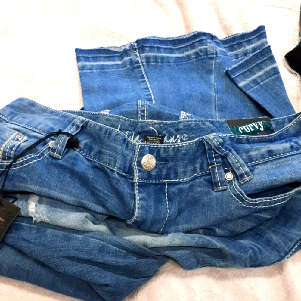Jeans - Picture 2 of 9